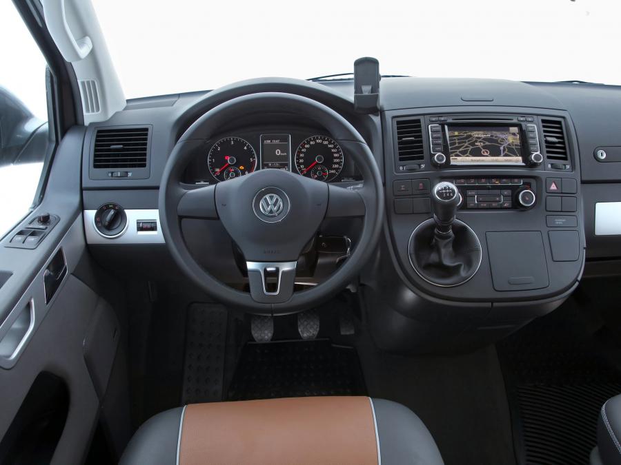  Volkswagen Multivan PanAmericana 2009 года  (фото 13 из 17)